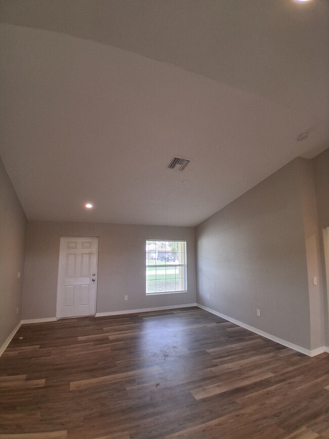 Building Photo - 7061 Tide Cir