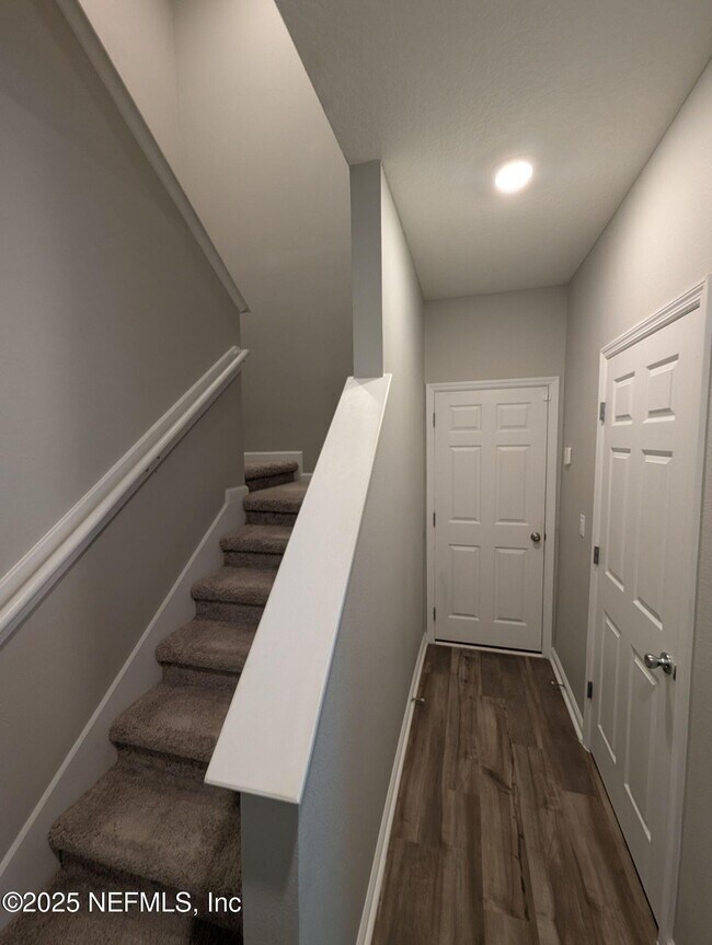 Building Photo - 131 Great Star Ct