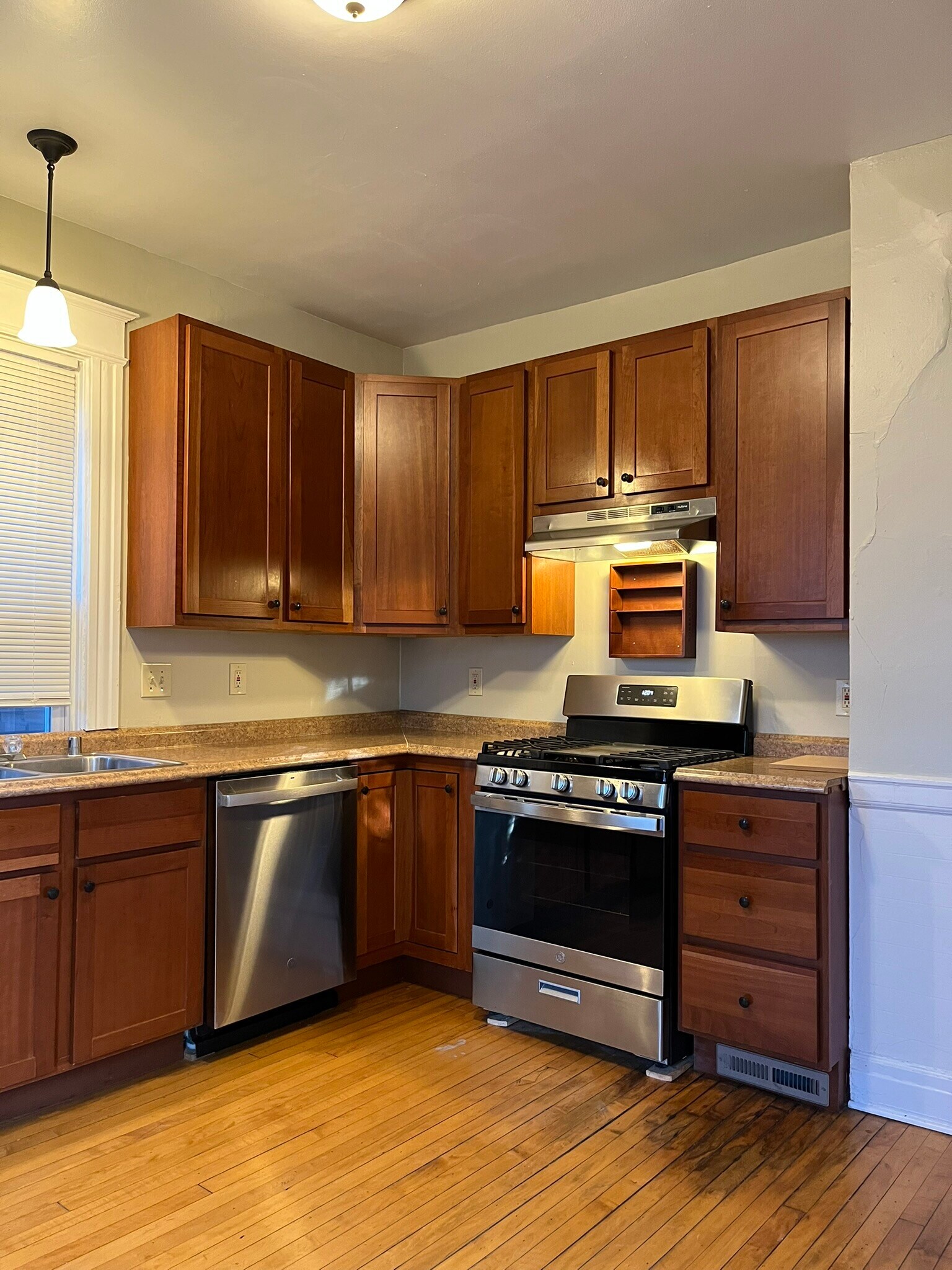 Building Photo - 2139 S Aldrich St