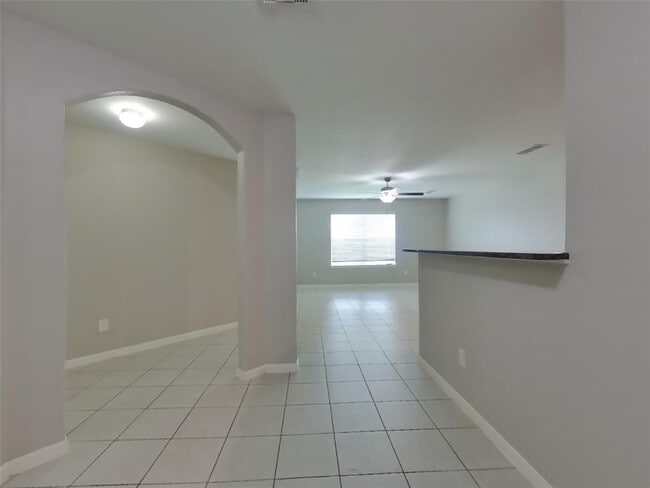 Building Photo - 904 American Monarch Dr