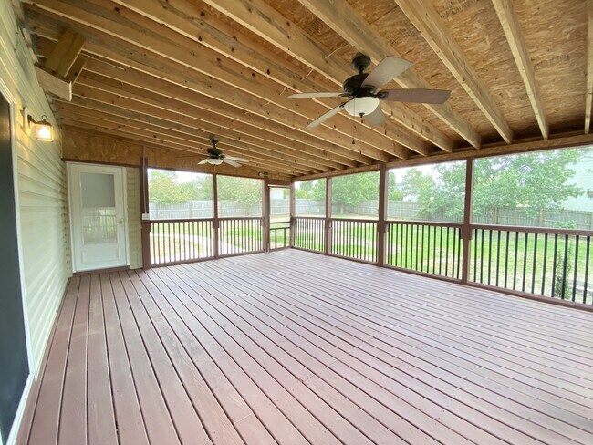 Building Photo - 346 Cresthaven Dr