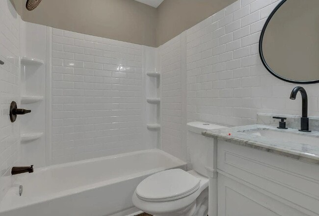Building Photo - 206 Delaware Cir NW