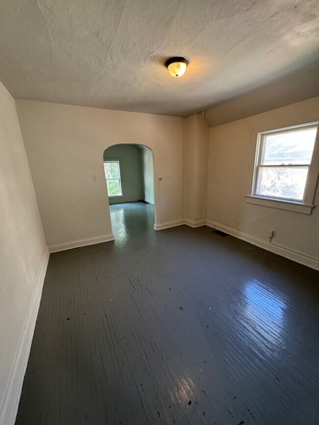 Building Photo - 308 W Creighton Ave