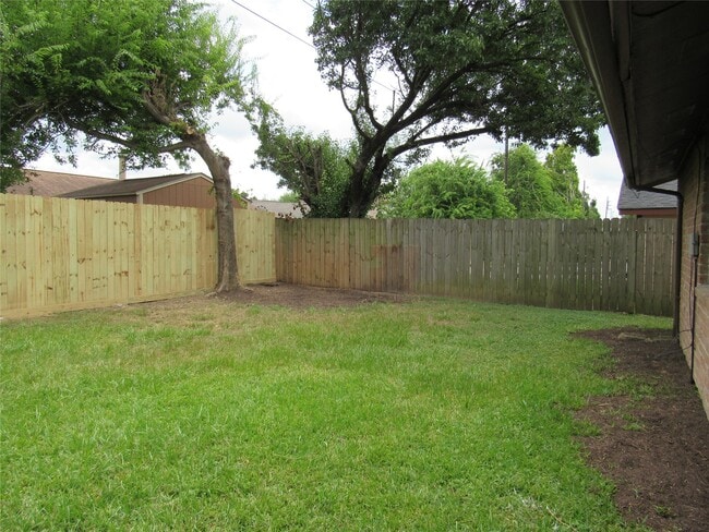 Building Photo - 8506 Sorrel Dr