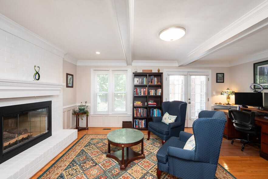 Building Photo - 338 W Olney Rd