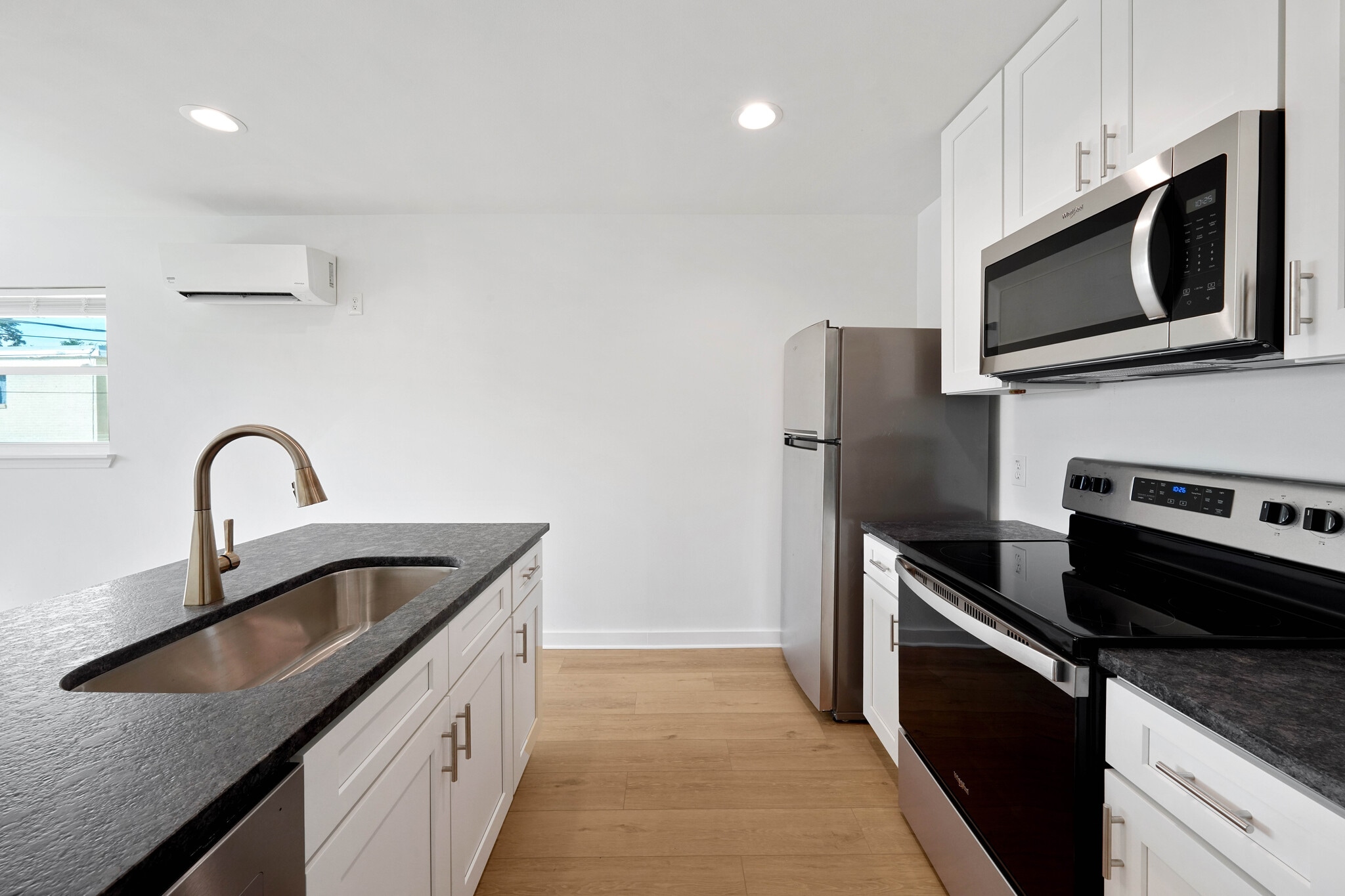 Building Photo - 2927 Nicholson Dr