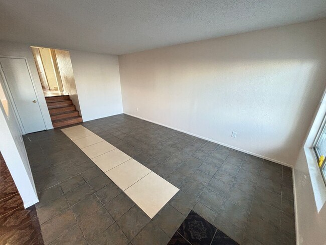 Building Photo - 625 N 12th St.