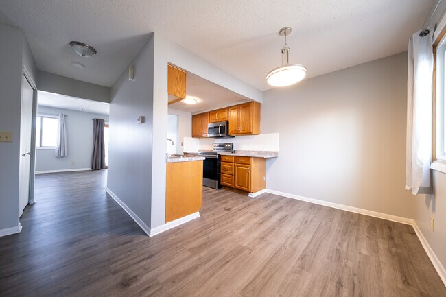 Building Photo - 7677 Whitney Dr