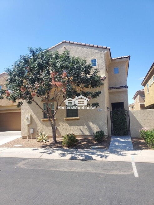 Building Photo - 1367 S Country Club Dr