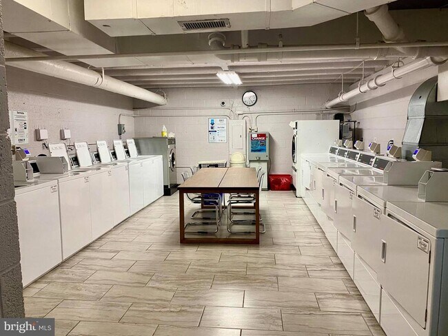 Building Photo - 730 24th St NW