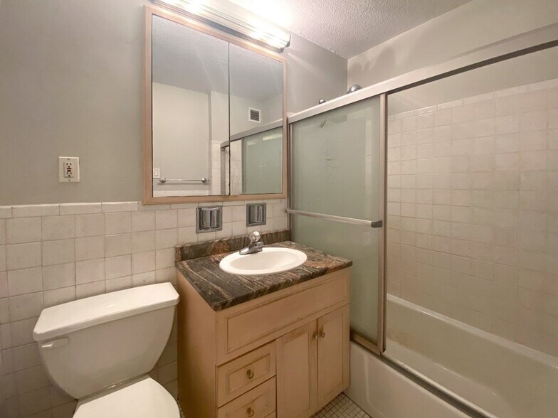 Building Photo - 151 Tremont St