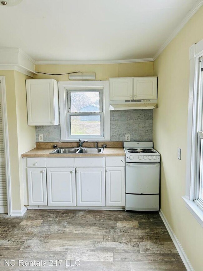 Building Photo - 2 br, 1 bath House - 1302 Cypress Street