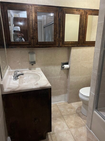 Building Photo - 60 St Pauls Ave