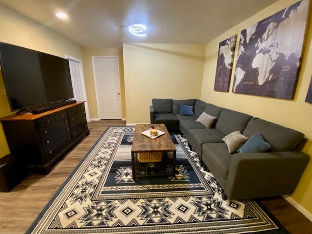 Building Photo - 1510 W Maple Ave