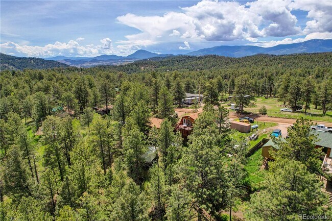 Building Photo - 12 minutes from downtown Bailey on a large wooded, private lot
