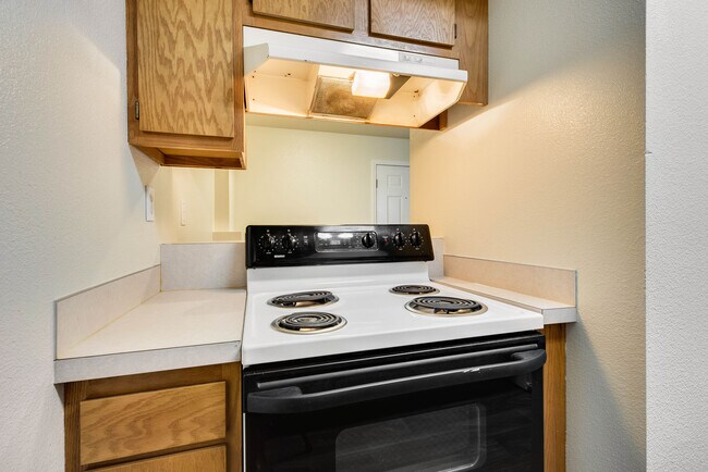 Building Photo - 2203 W Kootenai St