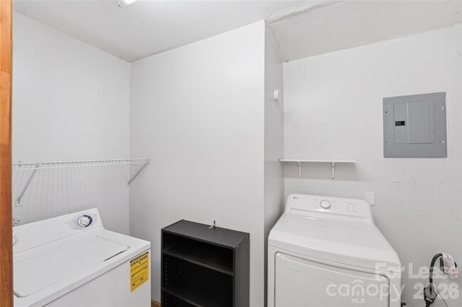 Building Photo - 214 Latta Ave