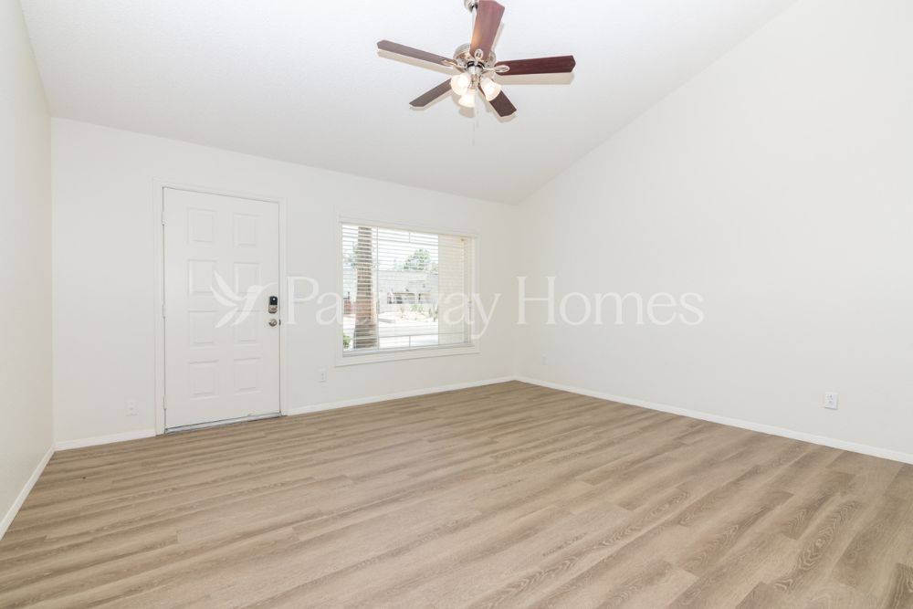 Building Photo - 6914 W Cherry Hills Dr