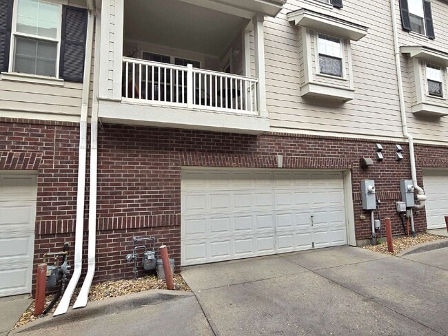 Building Photo - 3801 S Dayton St