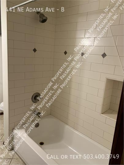 Building Photo - 441 NE Adams Ave