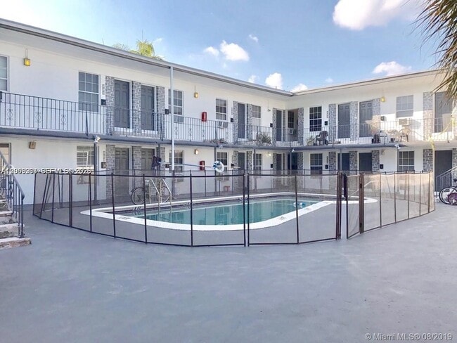 Building Photo - 1843 Dewey St