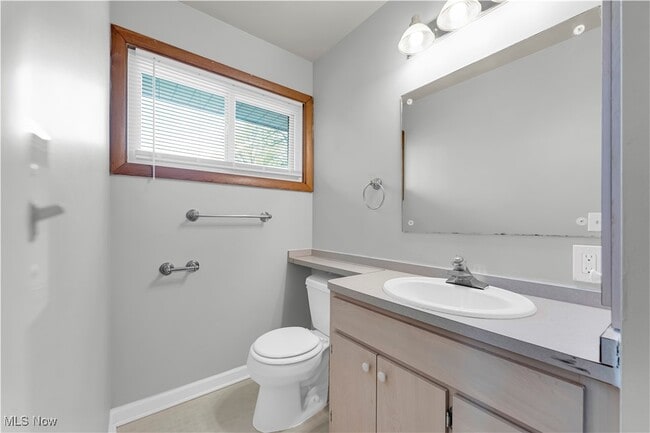Building Photo - 6481 Glenwillow Dr