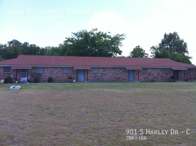 Building Photo - 901 Harley Dr