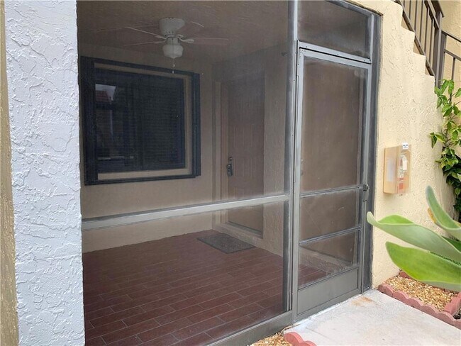 Building Photo - 434 Lakeview Dr