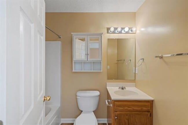 Building Photo - Two Master Suite Townhouse in Avalon Woods