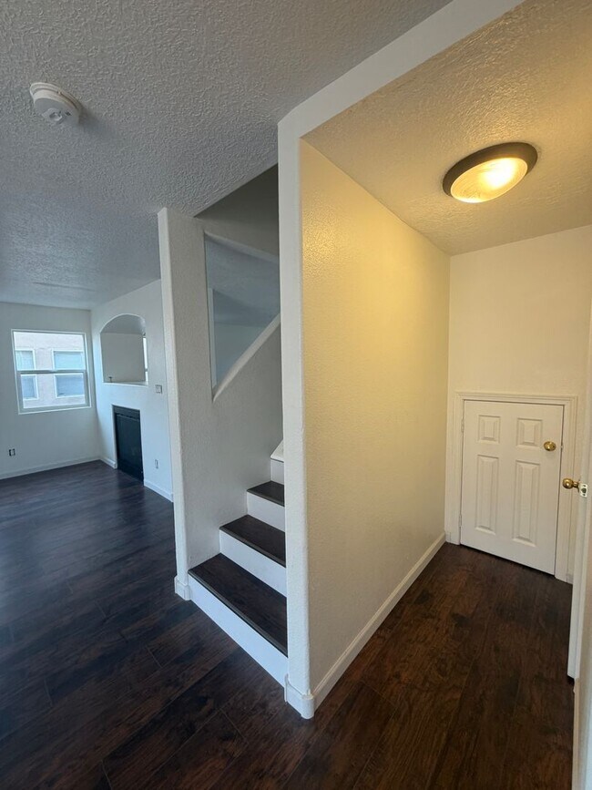Building Photo - Rio Rancho 4 Bedroom Home