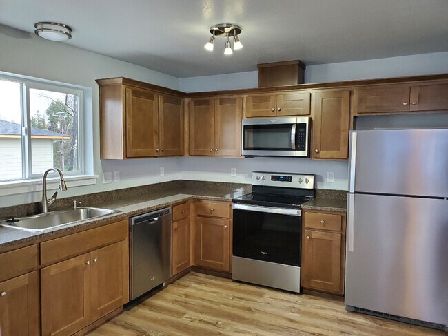 Building Photo - 220 Cheryl Ln