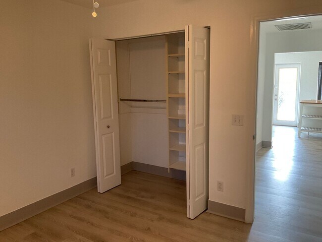 Building Photo - Lake view is quiet