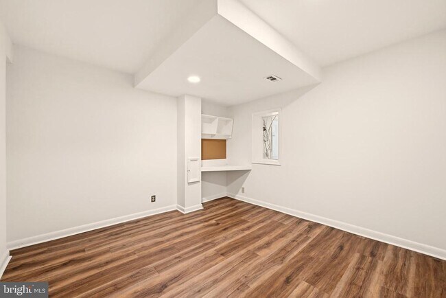 Building Photo - 8400 Thornden Terrace