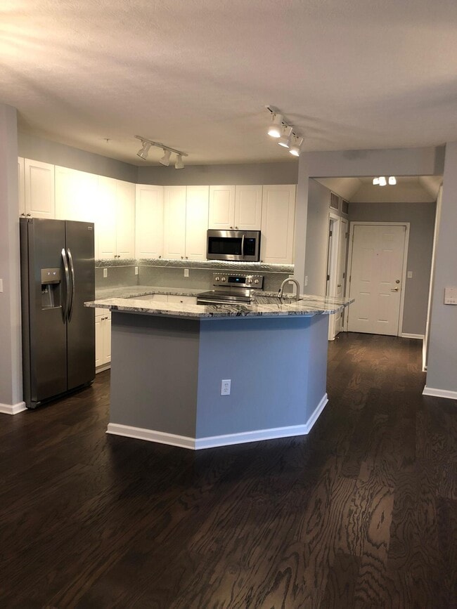 Building Photo - 7728 S Essex Gate Dr