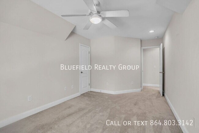 Building Photo - 343 Rhapsody Ln