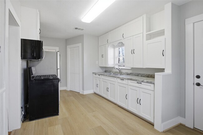 Building Photo - 4875 E Williams Spring Rd