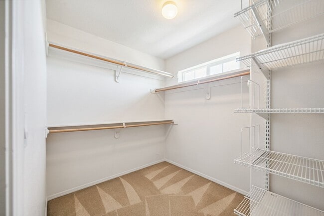 Building Photo - 16884 NW Shadow Hills Ln