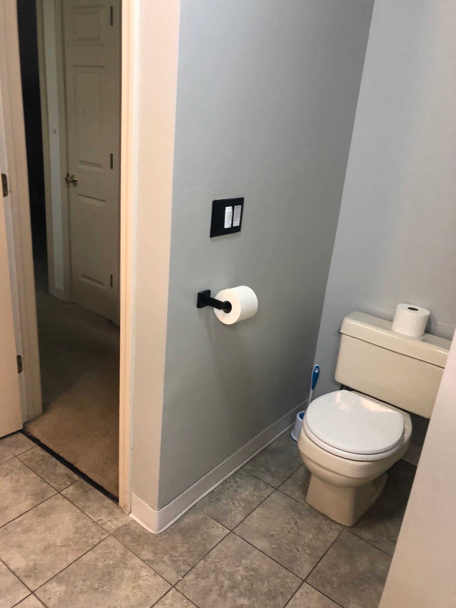 2nd floor bathroom - 120 Courtyard Ln