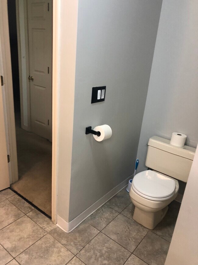 2nd floor bathroom - 120 Courtyard Ln