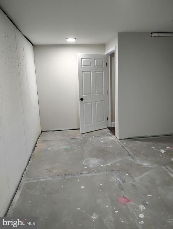 Building Photo - 22 Foxchase Dr