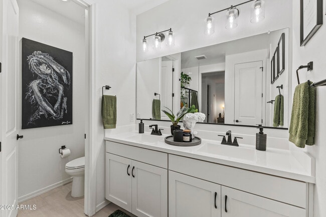 Building Photo - 5419 W Las Palmaritas Dr