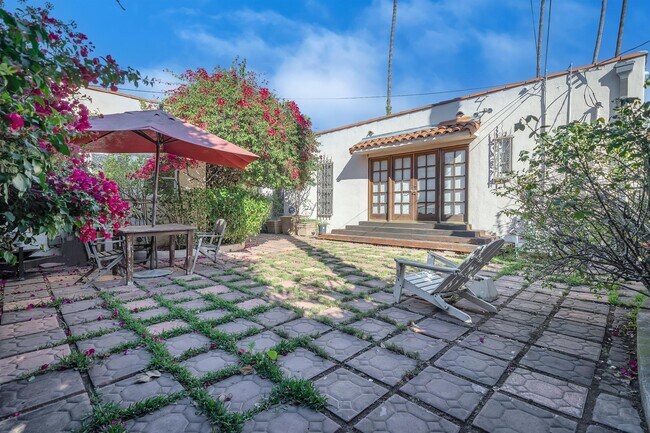 yard view - 609 S Highland Ave