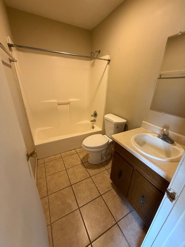 Building Photo - 600 N Bob Little Rd