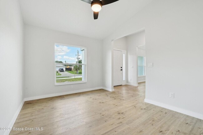 Building Photo - 1441 Eldron Blvd SE