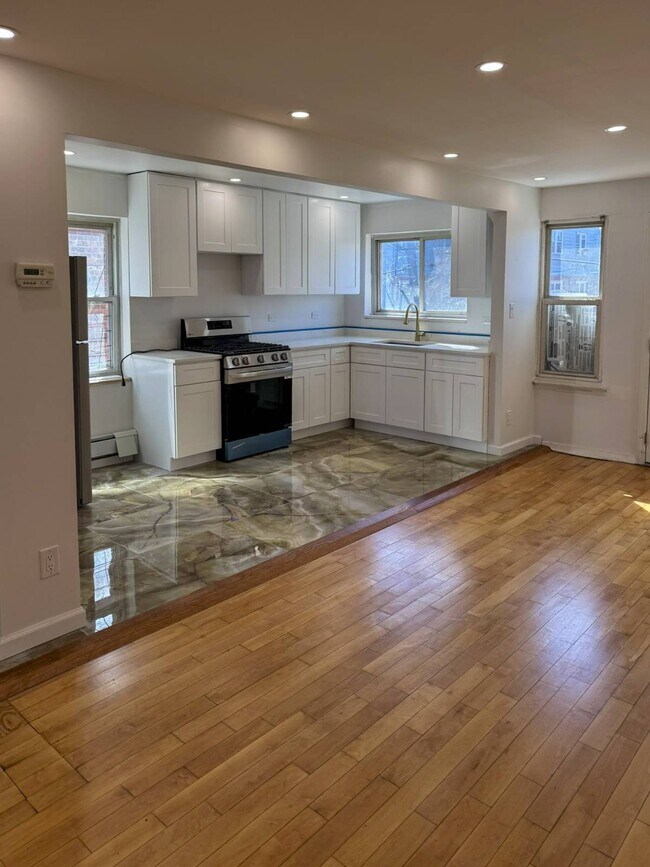 Building Photo - 1824 Rockaway Pkwy