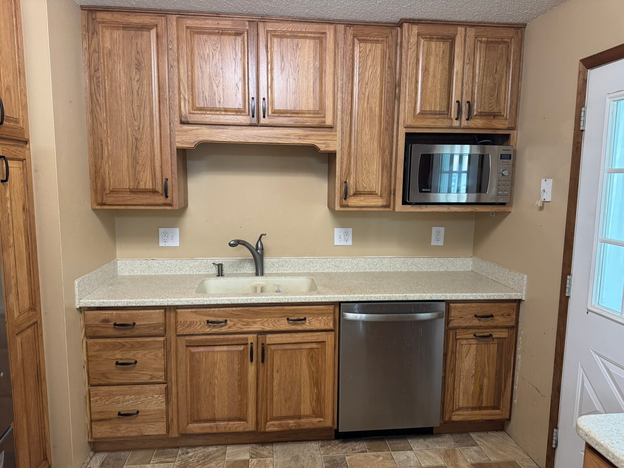 Building Photo - 2107 Tanglefoot Ln
