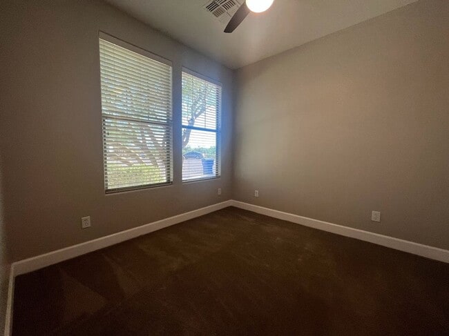 Building Photo - Cozy Cul De Sac house FOR RENT in a GREAT location