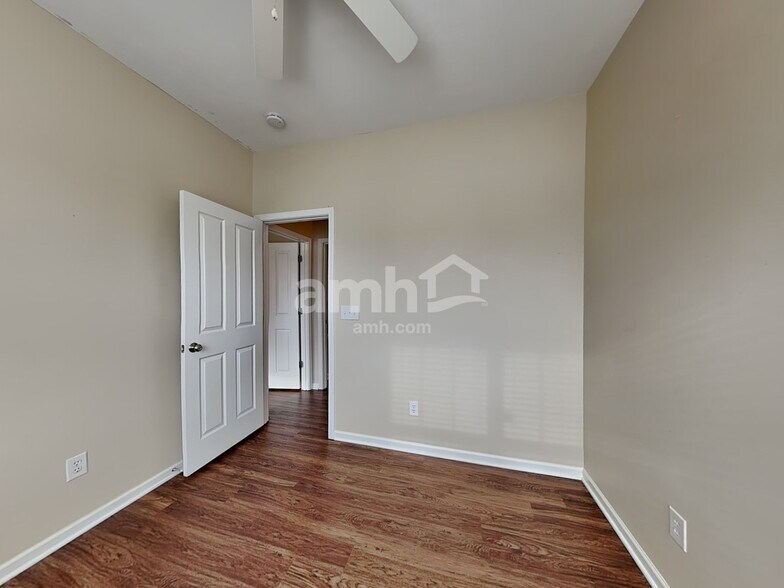 Building Photo - 13644 Swinton Rd