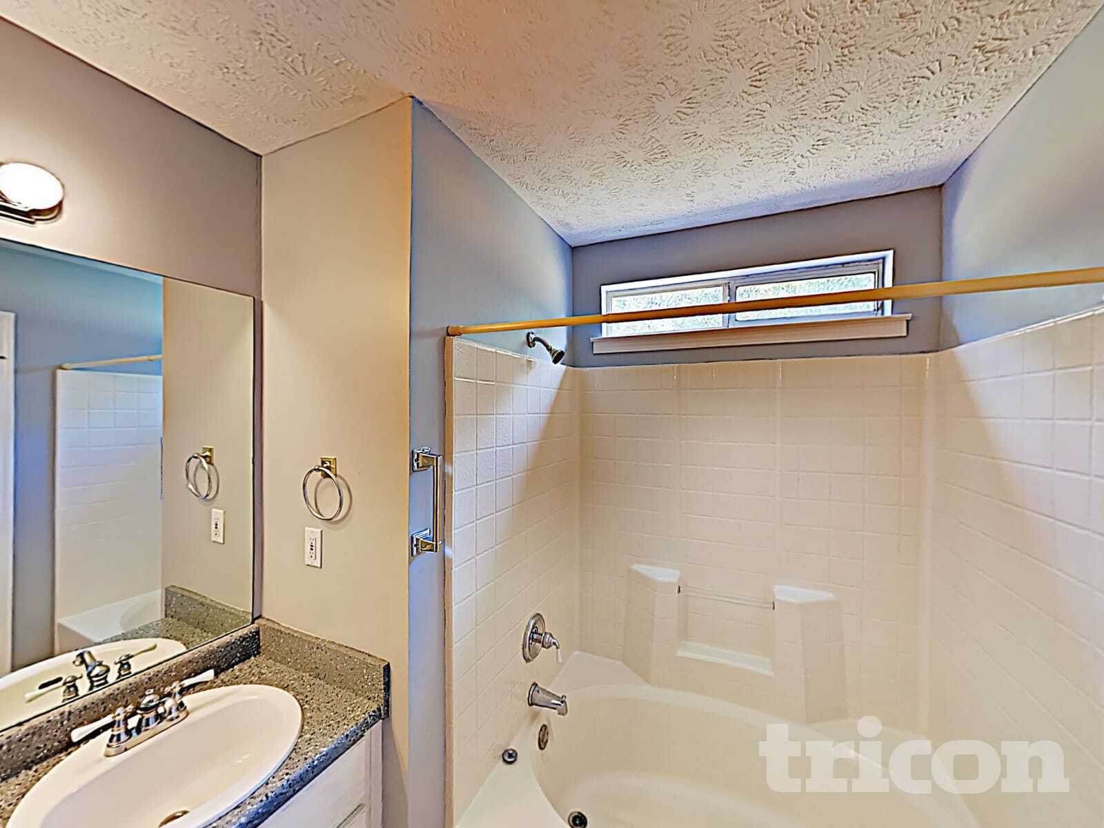 Building Photo - 169 Floresta Dr