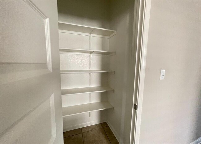 Building Photo - 2340 Pecan Island Dr